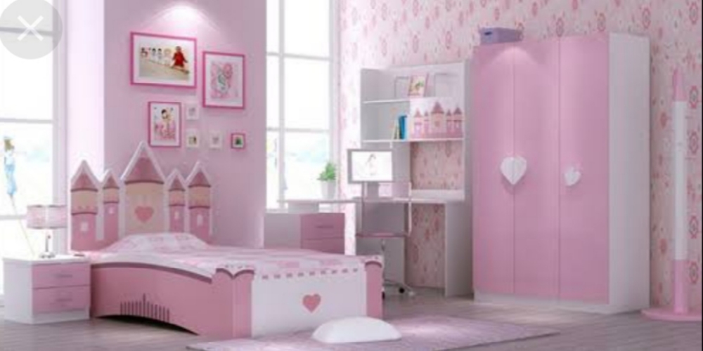Girl's Bedroom Set: What Every Girl Deserves